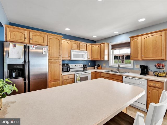 3227 JOYCE ST, Lebanon, PA 17046