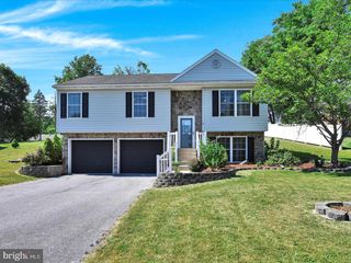 3227 JOYCE ST, Lebanon, PA 17046