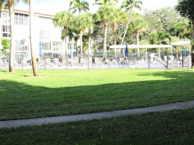 2804 Victoria Way E1, Coconut Creek, FL 33066