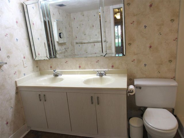 2804 Victoria Way E1, Coconut Creek, FL 33066