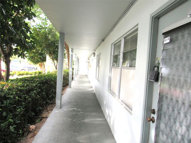 2804 Victoria Way E1, Coconut Creek, FL 33066