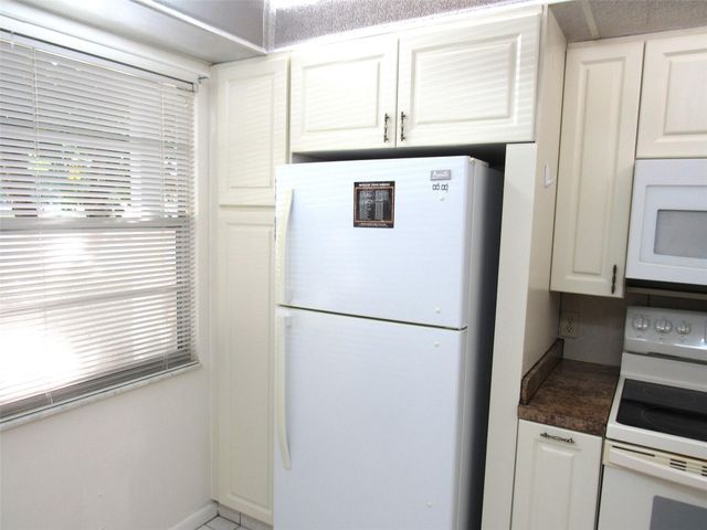 2804 Victoria Way E1, Coconut Creek, FL 33066