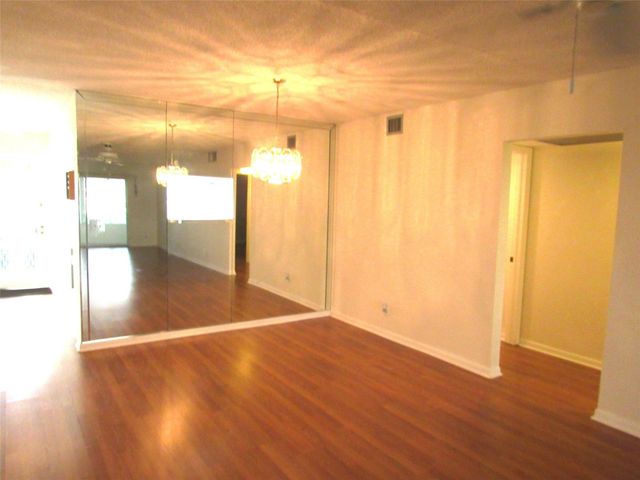 2804 Victoria Way E1, Coconut Creek, FL 33066