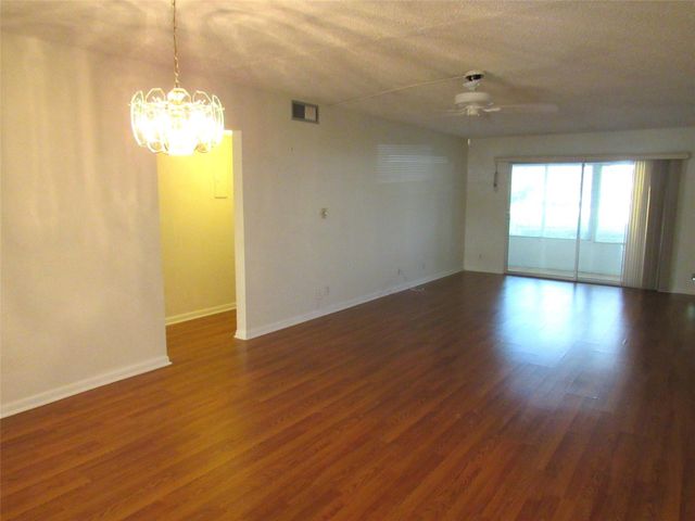 2804 Victoria Way E1, Coconut Creek, FL 33066