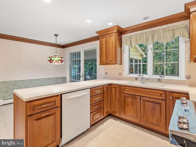 30 HIGH POINT E, Huntingdon Valley, PA 19006