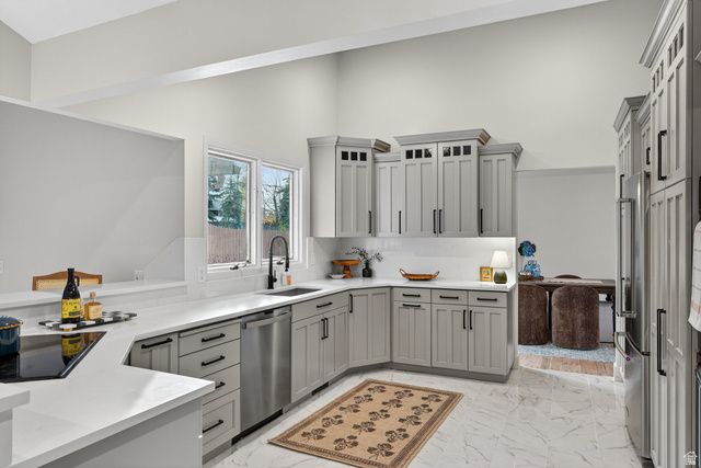 2774 E ROBIDOUX RD, Sandy, UT 84093