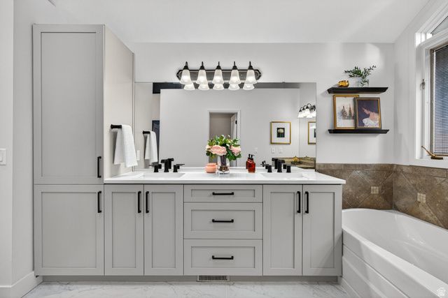 2774 E ROBIDOUX RD, Sandy, UT 84093