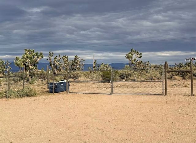 18209 Orchid Drive, Dolan Springs, AZ 86441