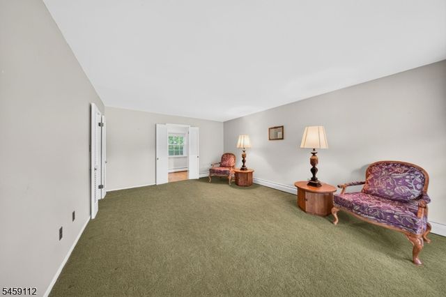 1 Holly Dr, Randolph Twp., NJ 07869