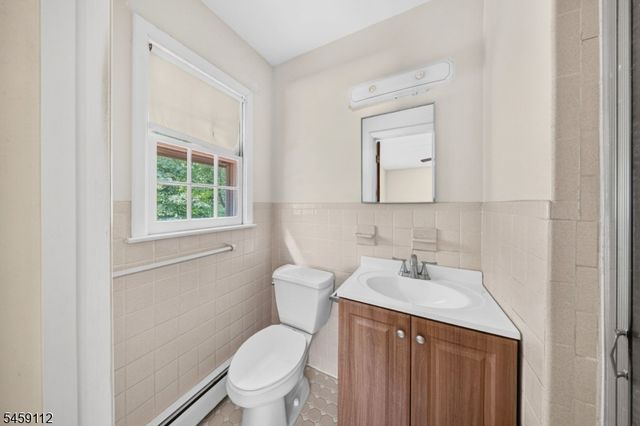 1 Holly Dr, Randolph Twp., NJ 07869