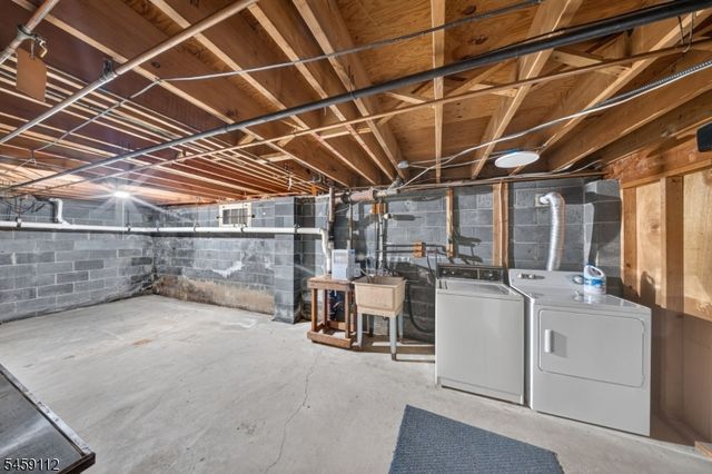 1 Holly Dr, Randolph Twp., NJ 07869