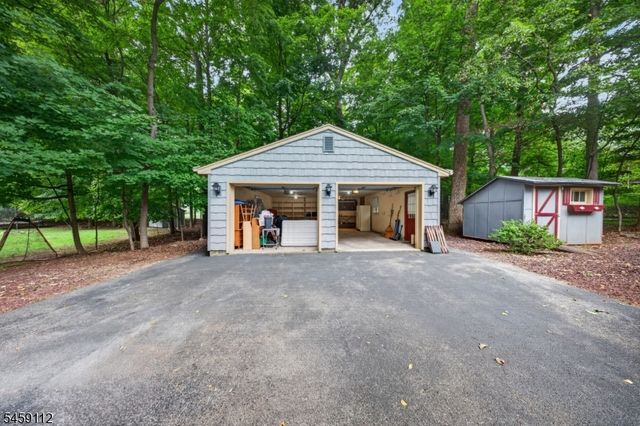 1 Holly Dr, Randolph Twp., NJ 07869