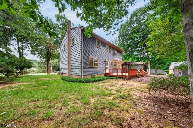 1 Holly Dr, Randolph Twp., NJ 07869