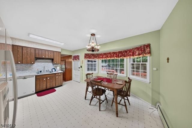 1 Holly Dr, Randolph Twp., NJ 07869