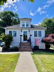 1859 W 5th Street W, Piscataway, NJ 08854