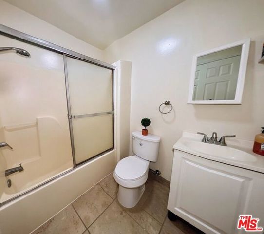 4343 W 4th Street D, Los Angeles, CA 90020
