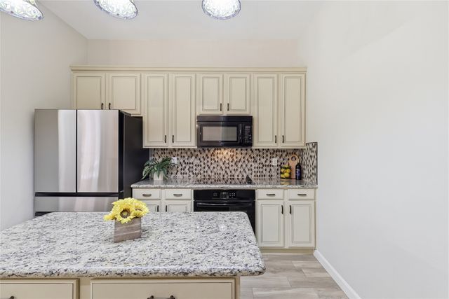 2402 Ravinia Drive, Corinth, TX 76208