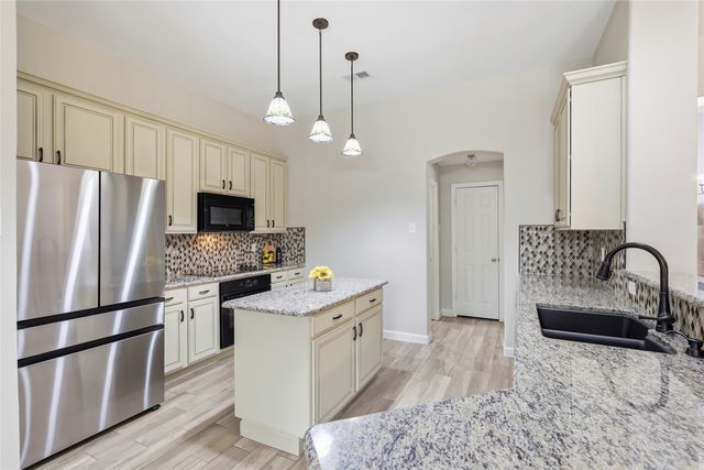 2402 Ravinia Drive, Corinth, TX 76208