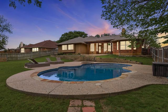 2402 Ravinia Drive, Corinth, TX 76208