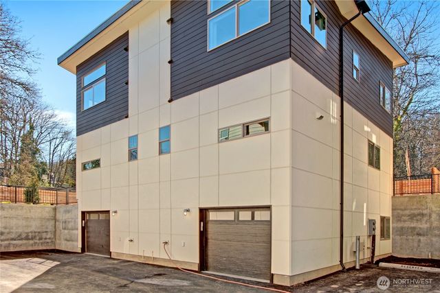 8706 S 42nd Avenue, Seattle, WA 98118