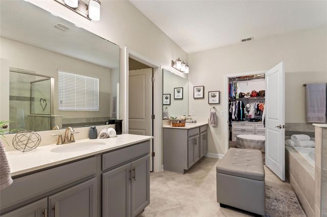 8811 BALLY NEAL LOOOP, Davenport, FL 33836