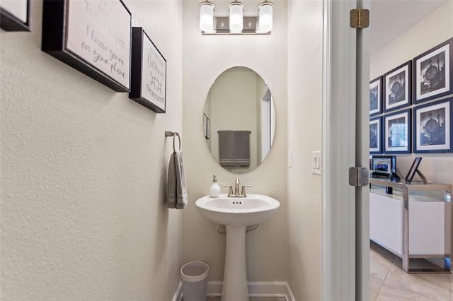 8811 BALLY NEAL LOOOP, Davenport, FL 33836