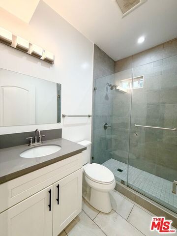 816 N Mccadden Place, Los Angeles, CA 90038