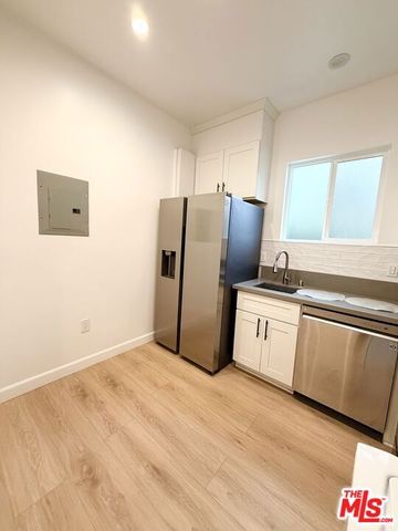 816 N Mccadden Place, Los Angeles, CA 90038
