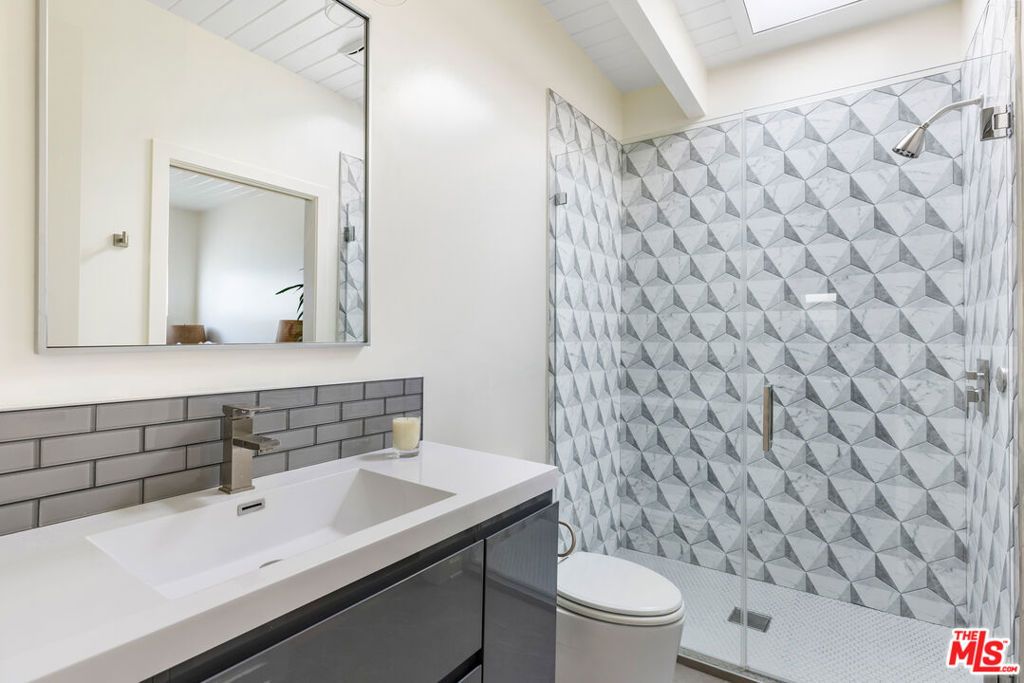 Image 16 of property listing at 8656 Skyline Drive, Los Angeles, CA 90046