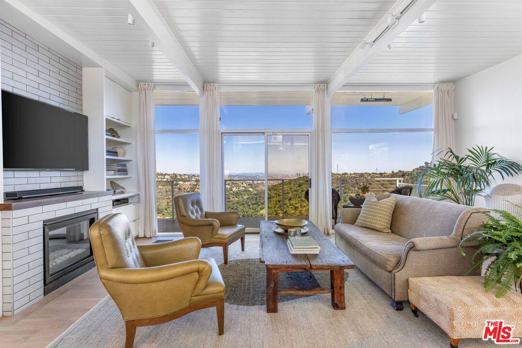 Image 4 of property listing at 8656 Skyline Drive, Los Angeles, CA 90046