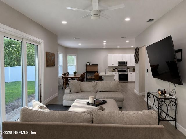 7160 PALM RESERVE Lane, Jacksonville, FL 32222