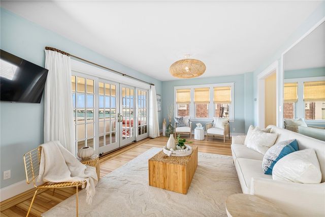 115 Washington Street, Newport, RI 02840