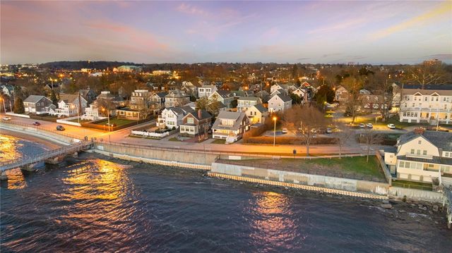 115 Washington Street, Newport, RI 02840