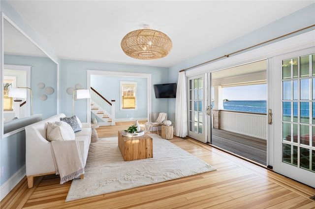 115 Washington Street, Newport, RI 02840