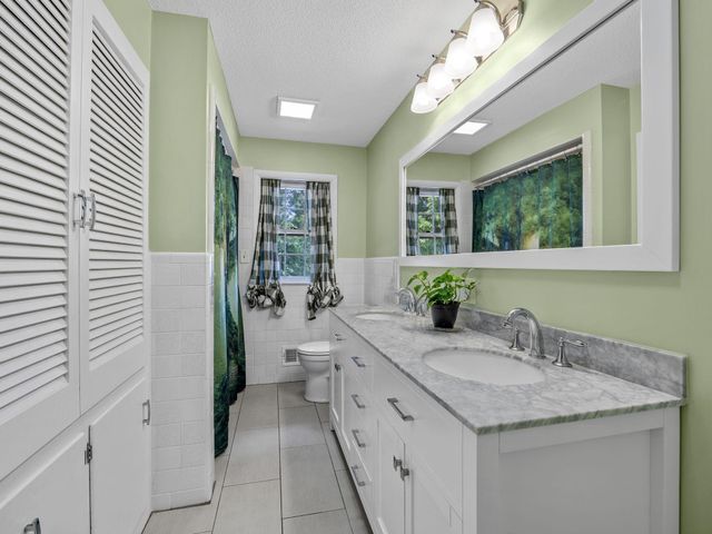 349 Weblin St, Spartanburg, SC 29306