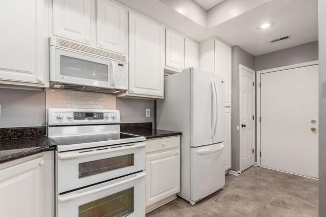 5838 Lookout Boulevard, Grove City, OH 43123