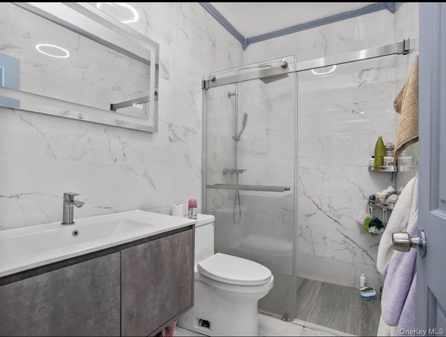 10455 39th Avenue, Corona, NY 11368