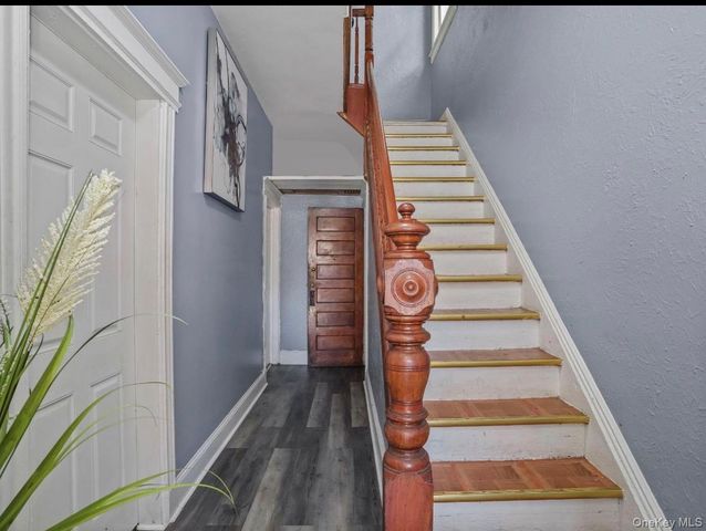 10455 39th Avenue, Corona, NY 11368