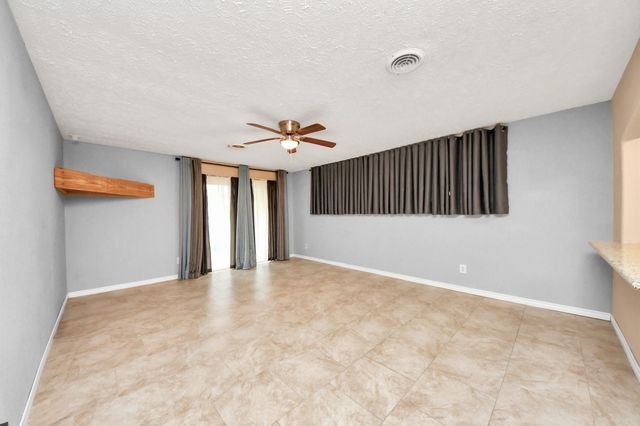 5758 Heron Drive, Houston, TX 77033