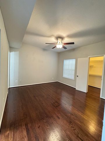 9809 Richmond Avenue J1, Houston, TX 77042