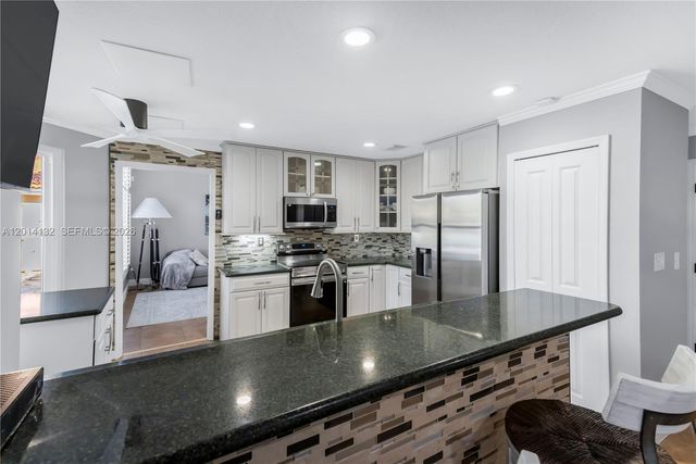 1080 NW 192nd Ave, Pembroke Pines, FL 33029