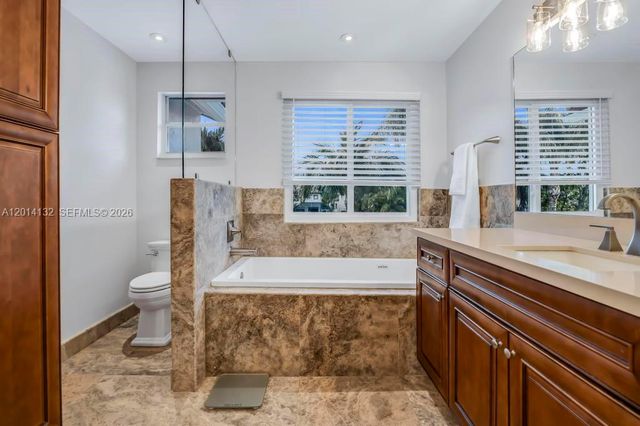 1080 NW 192nd Ave, Pembroke Pines, FL 33029