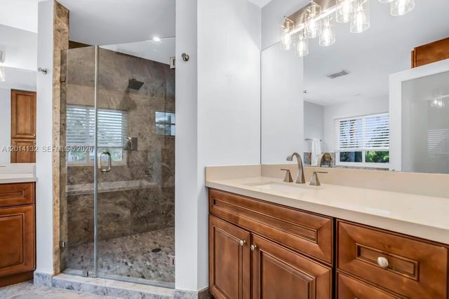 1080 NW 192nd Ave, Pembroke Pines, FL 33029