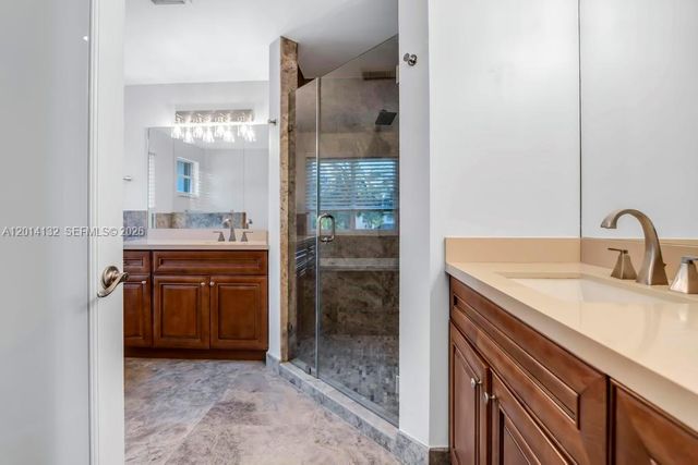 1080 NW 192nd Ave, Pembroke Pines, FL 33029