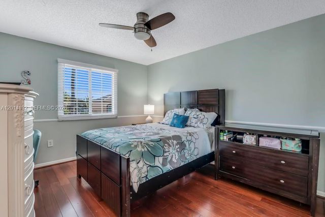 1080 NW 192nd Ave, Pembroke Pines, FL 33029