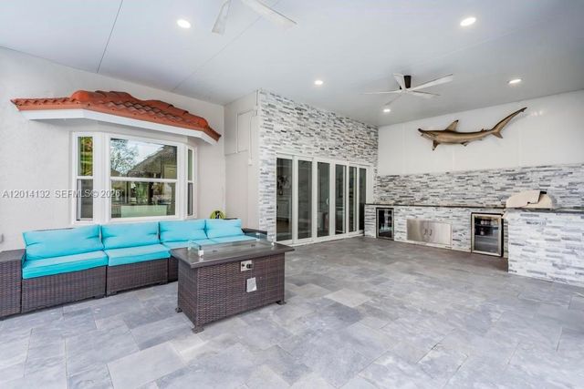 1080 NW 192nd Ave, Pembroke Pines, FL 33029