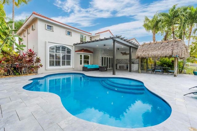1080 NW 192nd Ave, Pembroke Pines, FL 33029