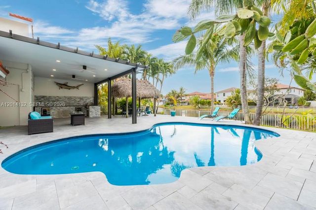 1080 NW 192nd Ave, Pembroke Pines, FL 33029