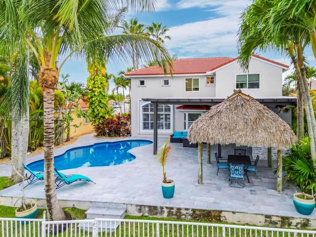 1080 NW 192nd Ave, Pembroke Pines, FL 33029