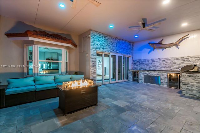 1080 NW 192nd Ave, Pembroke Pines, FL 33029